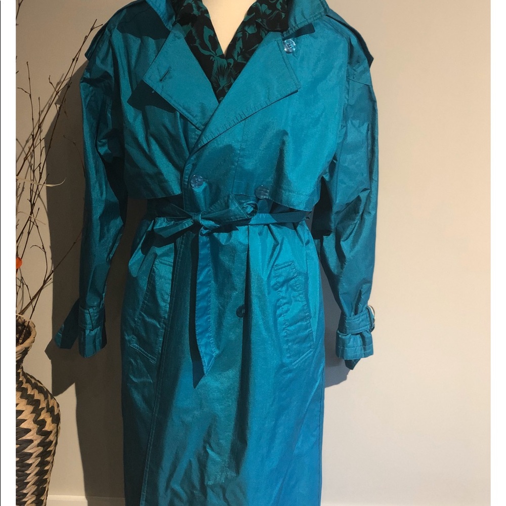 Vintage Lois Lane Trench Couch